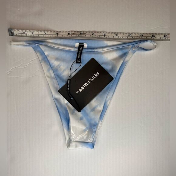 NWT PrettyLittleThing Women’s Blue Tie Dye Triangle Bikini Bottoms. Size 6 - Picture 5 of 10